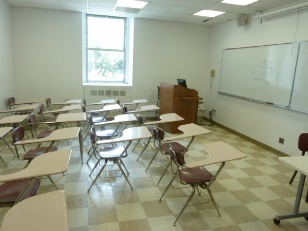 FORDHAM - CLASSROOM.JPG